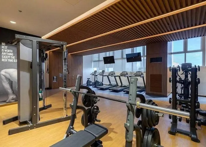 Park Mckinley West Luxury 1br