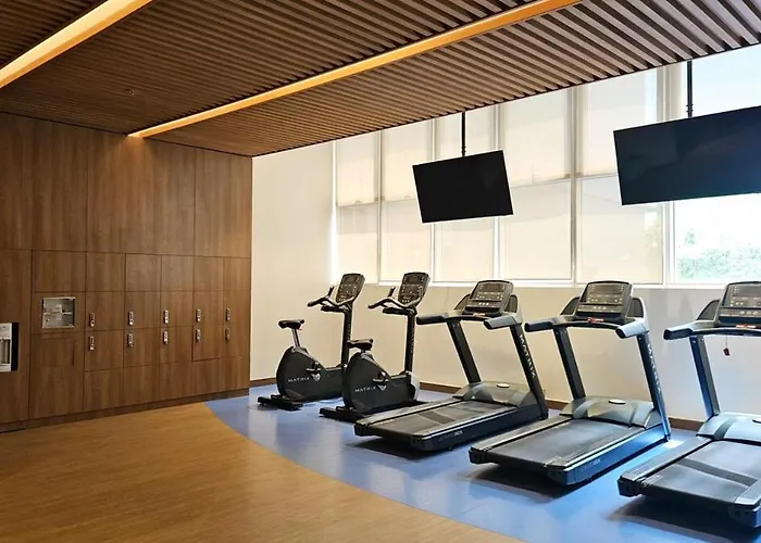 Park Mckinley West Luxury 1br