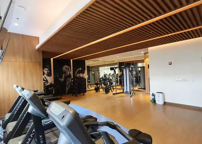 Park Mckinley West Luxury 1br *